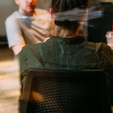 Die Boss-Beichte charlesdeluvio-rRWiVQzLm7k-unsplash