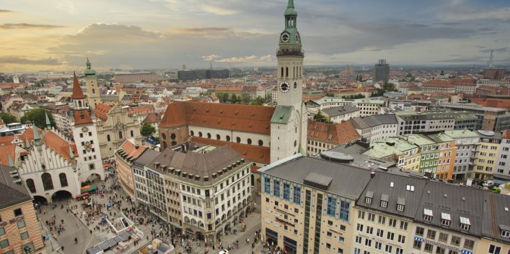 Blick von oben auf die Stadt München